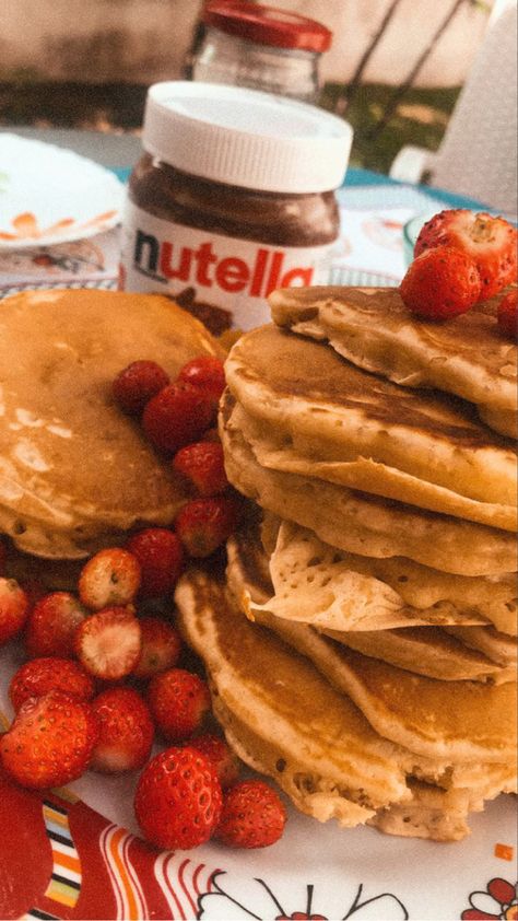 Food aesthetic, pancake, strawberry, nutella Nutella Aesthetic, Strawberry Nutella, Strawberry Pancakes, Nutella, Pancakes, Collage, Pins, Quick Saves