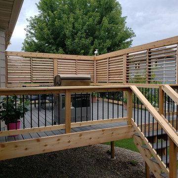 Deck Privacy Walls - Photos & Ideas Sunrooms Ideas, Screen Deck, Privacy Wall On Deck, Glass Railing Deck, Privacy Screen Deck, Deck Remodel, Screened In Deck, Privacy Wall, Deck Privacy