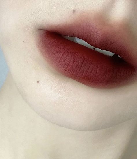 Dark Academia Makeup, Academia Makeup, Vampire Bride, Vampire Lips, Vampire Makeup, Swag Makeup, Interesting Images, Dark Makeup, Makeup Makeover