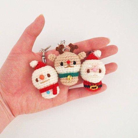 Crochet Doll Keychain, Crochet Pillow Patterns Free, Christmas Keychain, Rudolph Christmas, Crochet Santa, Crochet Xmas, Doll Keychain, Crochet Keychain Pattern, Kawaii Crochet