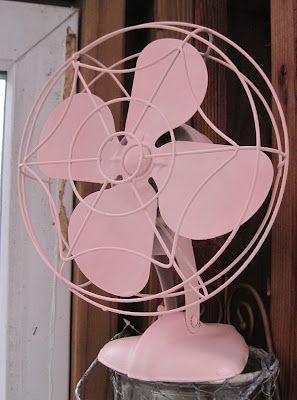 Pink Fan, Rosa Shocking, Pink Tools, Sleeping Well, Vintage Fan, Pink Cottage, Deco Rose, Retro Fan, Pink Stuff