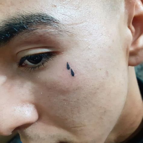 Skin Tear Tattoo, Teardrop Tattoo, Chart Patterns Trading, Ear Tattoo Ideas, Forarm Tattoos, Tattoo Project, Temporary Tattoo Designs, Face Tattoos, Face Tattoo