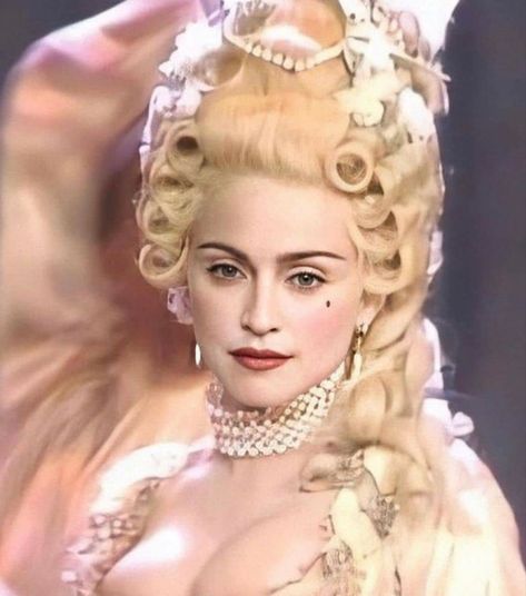 Marie Antoinette Aesthetic, Madonna Vogue, Marie Antoinette Costume, Rococo Aesthetic, Rococo Fashion, Hair Reference, Belle Epoque, Marie Antoinette, Historical Fashion