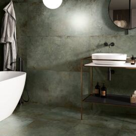 Green Floor Tiles, Green Small Bathrooms, Slate Bathroom Tile, Green Tile Floor, Large Tile Bathroom, Stone Floor Bathroom, Dark Green Tile, Slate Bathroom, Dark Green Bathrooms