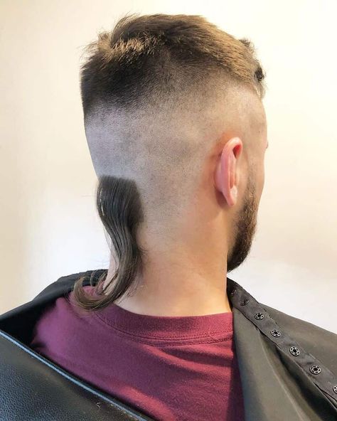 14 Ugly Haircuts You Should Never Try - Next Luxury Ugly Hair Cuts, Rat Tail Haircut, Haircut Fails, Side Haircut, Ugly Hair, Kinds Of Haircut, Tail Hairstyle, Mullet Haircut, Bad Haircut