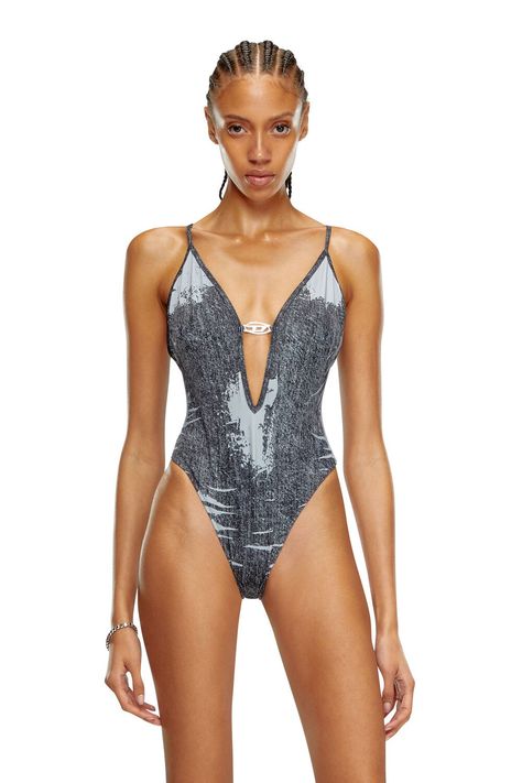 Make a splash this summer with our trendy denim print swimsuit! Combining the classic look of denim with the functionality of swimwear, this chic one-piece offers a stylish twist on your beach essentials. Perfect for pool parties or lounging by the sea, it’s a must-have for a fashionable swim season. One piece swimsuit. Denim swimsuit. Denim print swimsuit. Denim Swimsuit, Swim Season, Denim Print, Baggy Style, Trendy Denim, Jean Belts, Costume Intero, Print Swimsuit, Denim Shop