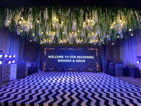 Sangeet Backdrop Stage Decorations Led, Sangeeth Stage Decor Outdoor Simple, Sangeet Ceiling Decor, Sangeeth Decors Indoor Night, Sangeet Decoration Night Indoor Simple, Sangeet Backdrop Stage Decorations, Sangeet Decoration Night Outdoor, Dj Stage Design, Sangeet Dance Floor