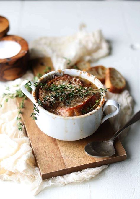 Make this Classic French Onion Soup Recipe with Crostini and Gruyere Cheese that is topped off with fresh thyme and perfect on cold days! Chef Billy Parisi, Classic French Onion Soup, Onion Soup Recipe, Billy Parisi, Cheese Croutons, Peasant Food, Onion Pie, Oven Safe Bowls, French Onion Soup Recipe