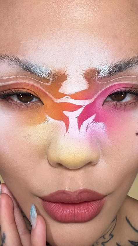 Mei Pang Makeup, Mei Pang, Hippie Makeup, Disco Makeup, Artist Block, Let It Happen, Cosplay Inspo, Avant Garde Makeup, Rainbow Makeup