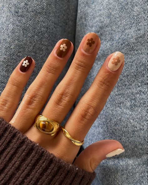 Cocktail Nails, Short Fall Nails, Classy Acrylic, Kutek Disney, Brown Nails Design, Colourful Nails, Thanksgiving Nail, Simple Fall Nails, November Nails