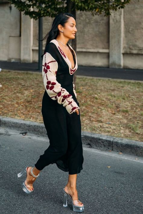 Best Street Style Trend at Milan Fashion Week Spring 2022 Best Fall Outfits, Mode Rihanna, Glam Dress, Heels Aesthetic, Diy Vetement, Heels Outfits, Trendy Fall Outfits, Mode Ootd, Trendy Fall