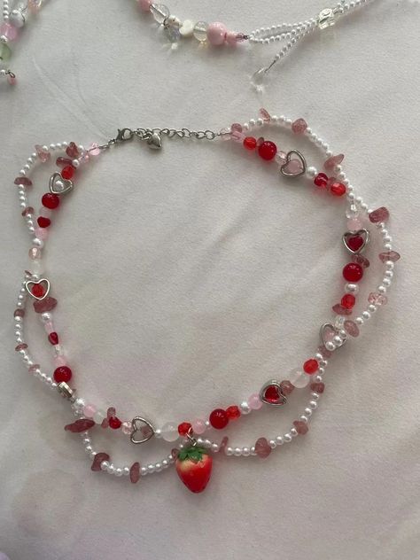 Beaded Strawberry, Diy Pearl Necklace, Glass Bead Jewelry, Kawaii Coquette, Ethereal Jewelry, Y2k Kawaii, Necklace Y2k, Strawberry Color, Diy Jewelry Rings