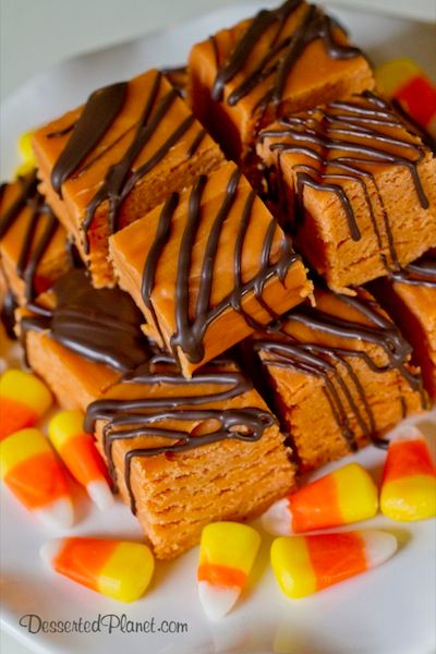 Butterfinger Fudge Butterfinger Fudge Recipe, Butterfinger Fudge, Homemade Candies, Candy Desserts, Candy Bars, Gluten Free Chocolate, Yummy Sweets, Fudge Recipes, Eat Dessert