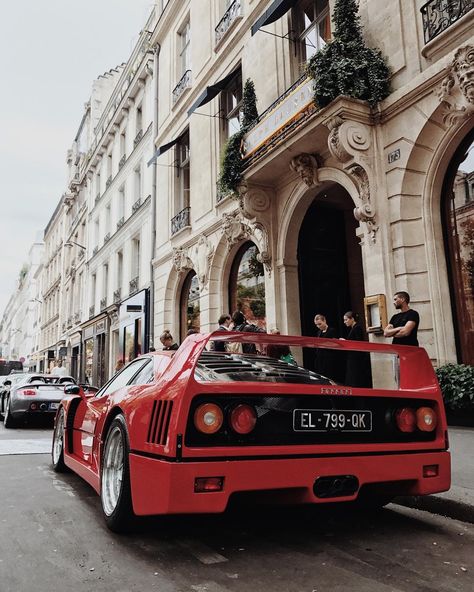 Nathaniel on Instagram: “F40 outside Ralph Lauren in Saint-Germain-des-Prés, #Paris” Mercedes Sports Car, Vintage Aesthetic Room, Pagani Huayra, Mclaren P1, Ferrari F40, White Car, Luxury Lifestyle Dreams, Ferrari F1, Classy Cars