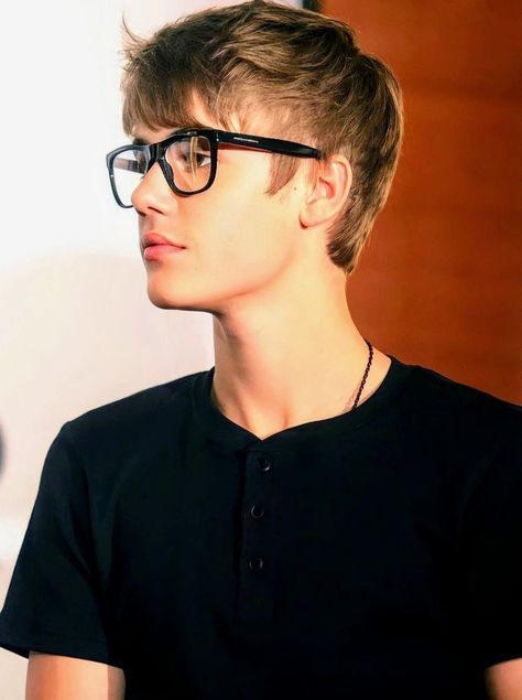 Justin Bieber Eye Tattoo, Justin Bieber Glasses, Justin Bieber Haircut, Justin Bieber Aesthetic, Justin Bieber 2011, Justin Bieber Believe, Justin Baby, Justin Bieber Posters, Believe Tour