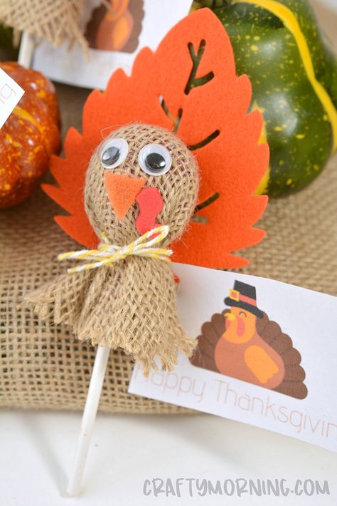 Turkey Lollipop Treats for Thanksgiving - Crafty Morning Thanksgiving Sucker Ideas, Turkey Gift Bags, Turkey Lollipop Craft, Turkey Class Treats, Fall Class Treat Ideas, Cute Turkey Crafts, Thanksgiving Gifts From Kids To Parents, Turkey Sucker Holder, Thanksgiving Lollipop Holder