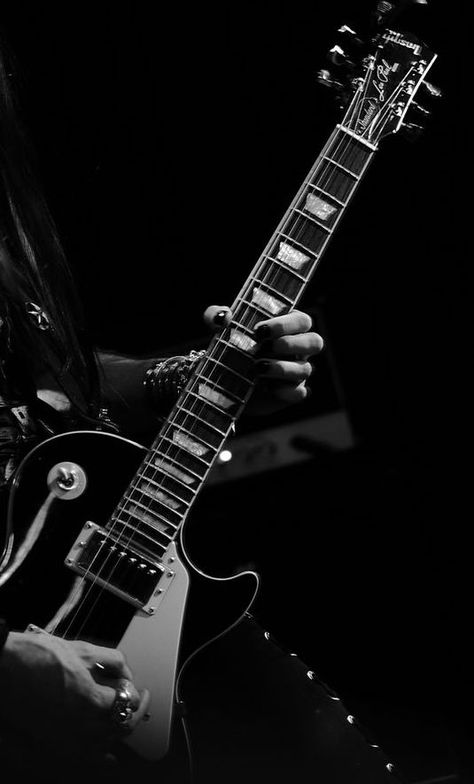 Heeseung Fb Layout, Metal Guitar Aesthetic, Black Electric Guitar Aesthetic, Guitarist Wallpaper, Live Music Aesthetic, Guitarist Aesthetic, Wallpaper Guitar, Black Acoustic Guitar, Fb Layout