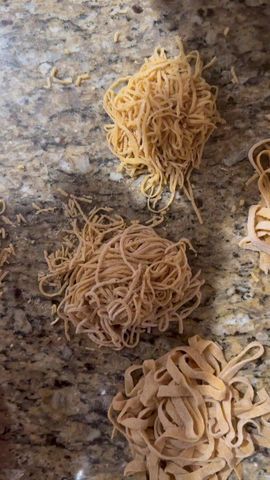 Fresh Milled Noodles Fresh Milled Flour Pasta, Homemade Spaghetti Noodles, Pasta Without Eggs, Wheat Berry Recipes, Fettuccini Noodles, Wheat Pasta Recipes, Egg Noodle Recipes, Homestead Recipes, Wheat Berry