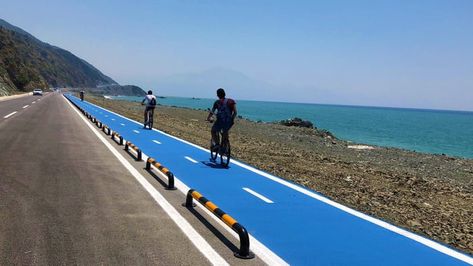 World's longest uninterrupted bike path that connects the two Turkish towns Samandag and Arsuz. (Turkey) Public Space Design, Underground Railroad, Bike Lane, Cycling Route, Bike Path, Street Design, Road Bicycle, Street Bikes, Scenic Routes