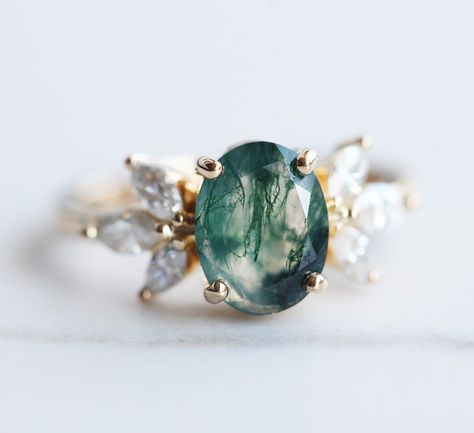 Mossy Agate, Ring Moss Agate, Moss Agate Necklace, Moss Agate Jewelry, Marquise Diamond Ring, Engagement Ring Ideas, Agate Engagement Ring, Moss Agate Ring, Cluster Engagement Ring