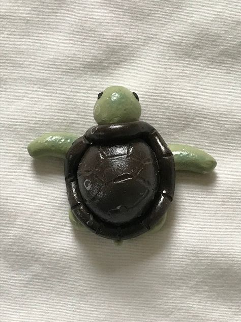 This adorable clay sea turtle figurine will be the perfect addition to your home. They make cute decorations for houses without a lot of space, or with a coastal theme, and they also make wonderful gifts for loved ones who like the sea. Made of polymer clay, each turtle measures 2 inches long by 2 inches wide. Each turtle is made with two different colors, the color of the shell and the color of the turtles' head and flippers. Clay Turtle Bowl, Turtle Clay Sculpture Easy, Clay Crafts Turtle, How To Make A Turtle Out Of Clay, Clay Sculpture Simple, Air Dry Clay Sea Animals, Clay Ideas Turtle, Pottery Animals Handbuilt, Clay Turtle Tutorial