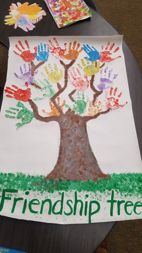 Friendship tree  #handprints #tree #friends Friendship Tree Crafts Preschool, Friendship Handprints Preschool, Friendship Daycare Crafts, Friends Week Preschool, Daycare September Theme, Friendship Tree Preschool Hand Prints, Friendship Tree For Toddlers, Handprint Trees Preschool, Friendship Infant Art