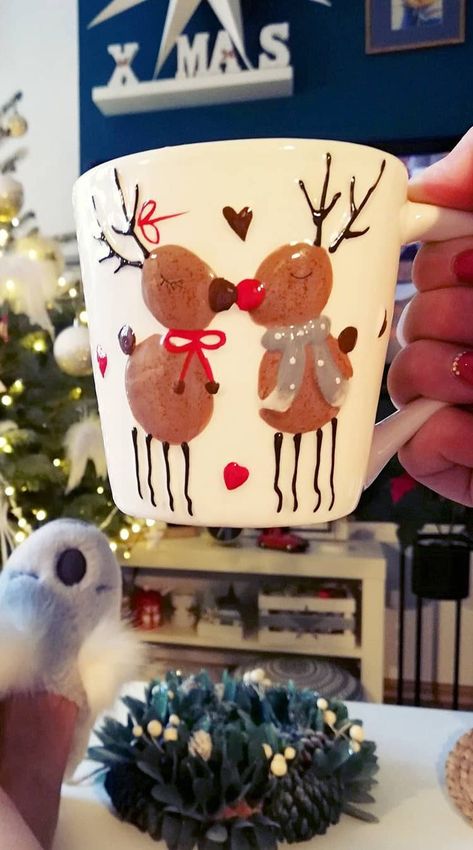 Christmas Mug Painting Ideas Diy, Ceramic Mugs Painting, Color Me Mine Christmas Ideas, Christmas Mugs Aesthetic, Christmas Mug Painting Ideas, Christmas Ceramic Mug, Coffee Cup Ideas, Christmas Mug Gift Ideas, Glassware Painting