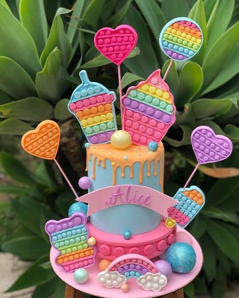 Pop It Cake Ideas Birthday, Popit Theme Birthday, Popit Party Decor, Pop It Birthday Party Ideas, Fidget Cake Ideas, Popit Birthday Decor, Fidget Birthday Party Theme, Pop It Cake Birthday, Popits Cake