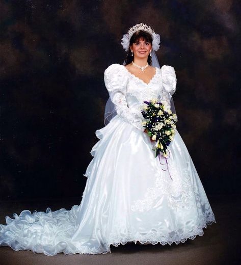 25 Gorgeous Photos That Defined Bridal Styles in the Late 1980s and Early ’90s ~ vintage everyday 1990s Wedding Dress, Wedding Dresses 90s, 1990s Wedding, 90s Wedding Dress, Bridal Gowns Vintage, Bridal Styles, Pink Wedding Dress, Beautiful Wedding Gowns, Wedding Gowns Vintage