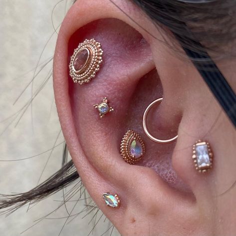 Outer Conch Piercing Ideas, High Conch Piercing, Contra Conch Piercing, Contra Conch, Piercing Curation, Outer Conch Piercing, Outer Conch, Inner Conch, Ear Stacks