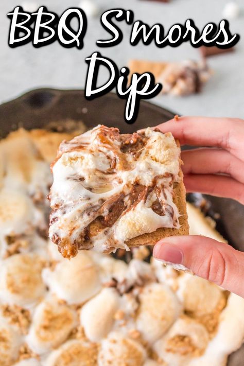 This s'mores dip made on the grill is sooo good you are going to want to make 2 pans! Smores Dip On The Grill, S’mores On The Grill, Smoked Smores Dip, Dessert On The Blackstone, Blackstone Smores, Grilled Smores, Blackstone Ideas, Smores Dip Recipe, Smoked Pork Recipes