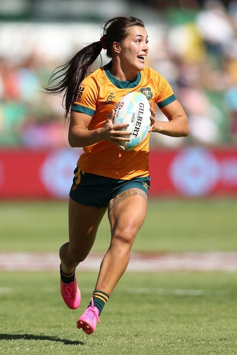 Madison Ashby (Australia) #rugby7s Women’s Rugby, Rugby Girl Aesthetic, Rugby Aesthetic Girl, Rugby Aesthetic, Rugby Photos, Rugby Body, Women Rugby, Touch Rugby, Rugby Girls