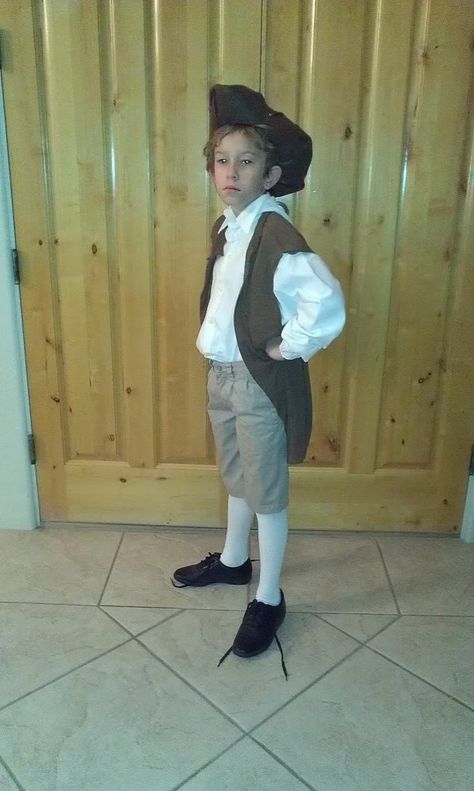 Straddling the Gap: DIY - Easy Colonial Costume   I could do something similar for Frodo. Diy Colonial Costume, Christopher Columbus Costume, Colonial Costumes For Boys, Benjamin Franklin Costume, Thomas Jefferson Costume, George Washington Costume, Colonial Costume, Colonial Dress, School Costume