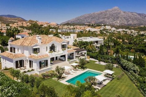 Nueva Andalucia Villa In Marbella, Andalusia, Spain For Sale (11461586) Pakistani Home, Marbella Villas, Spain House, Large Open Plan Kitchens, Painting Walls, Marbella Spain, Pinterest Home, Home Decoration Ideas, Decoration Idea