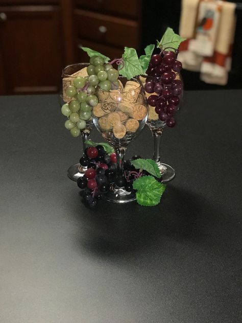 Wine Birthday Party Decorations, Wine Themed Wedding Centerpieces, Wine Centerpiece, Wine Birthday Party, Wine Glass Centerpieces, Wine Party Theme, Vintage Birthday Party, Vintage Centerpiece, Vintage Birthday Parties