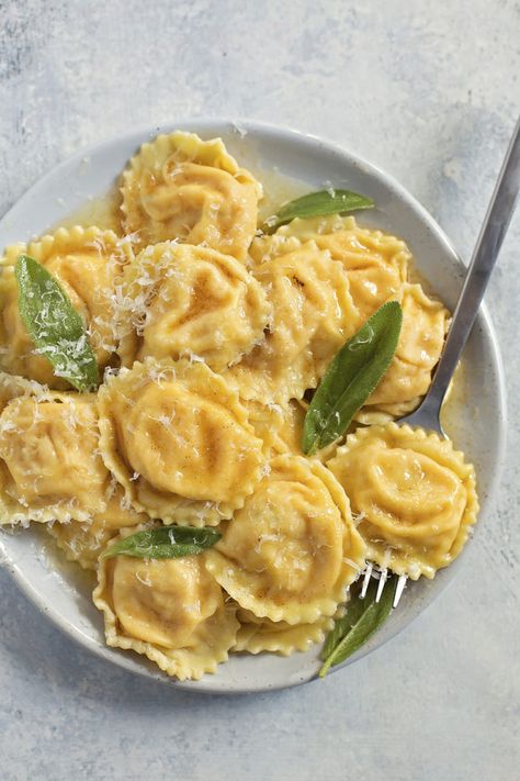 Vanilla Bean Sauce, Butternut Squash Ravioli Recipe, Squash Ravioli Recipe, Handmade Ravioli, Veggie Bites, Squash Ravioli, Life Made Simple, Butternut Squash Ravioli, Bean Sauce