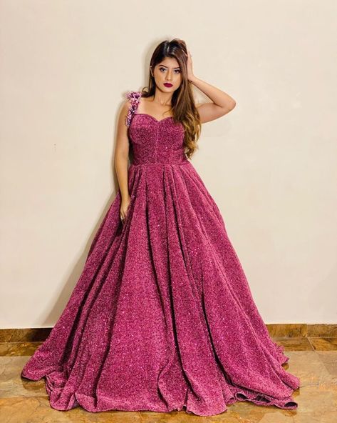 Ashnoor Kaur, Arishfa Khan, Shirley Setia: These Dresses Every Woman Should Have in Her Closet | IWMBuzz Turn Pain Into Power, Pain Into Power, Power Outfit, Arishfa Khan, Tik Tokers, Stylish Fall Outfits, Teen Girl Dresses, Indian Bridal Dress, Indian Gowns Dresses