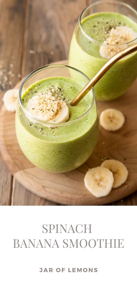 Two glasses of Spinach banana smoothie in glasses with bananas on top. Cucumber Banana Spinach Smoothie, Easy Spinach Smoothie Recipes, Creamy Green Smoothie, Banana And Spinach Smoothie, Spinach Banana Smoothie Recipes, Matcha Banana Smoothie, Healthy Banana Smoothie, Daniel Fasting, Spinach Banana Smoothie