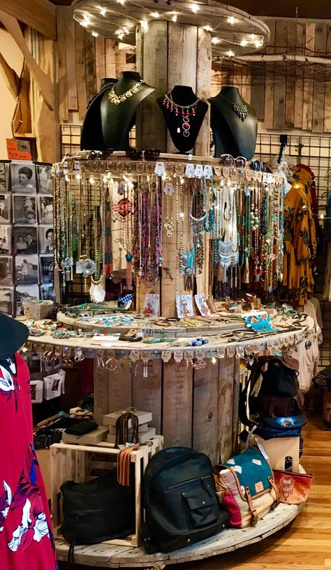 Repurposed Display Ideas, Portable Boutique Ideas Display, Repurposed Store Displays, Boutique Bag Display, Thrift Store Display Ideas Resale Shop, Thrift Shop Layout Display Ideas, Botique Interiors Ideas Western, Jewelry Displays For Boutiques, Western Jewelry Display Ideas