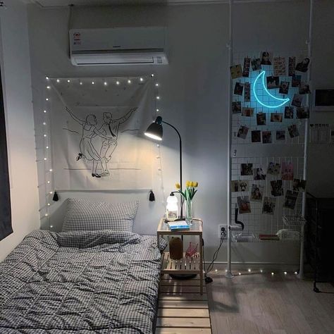 Inspirasi kamar pria Romantic Bedroom Ideas For Couples, Romantic Bedroom Ideas, Bedroom Ideas For Couples, Dekorasi Kamar Tidur, Bedroom Decor Cozy, Pinterest Room Decor, Girl Bedroom Designs, Bedroom Decor Design, Romantic Bedroom