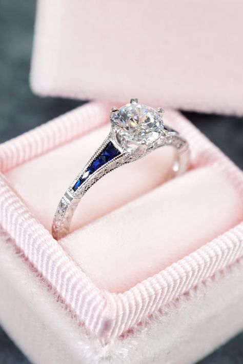 Gorgeous Engagement Ring, Antique Engagement, Diamond Anniversary, Ring Setting, Rings For Girls, Pretty Rings, Dream Ring, Sapphire Engagement, Engagement Rings Sapphire