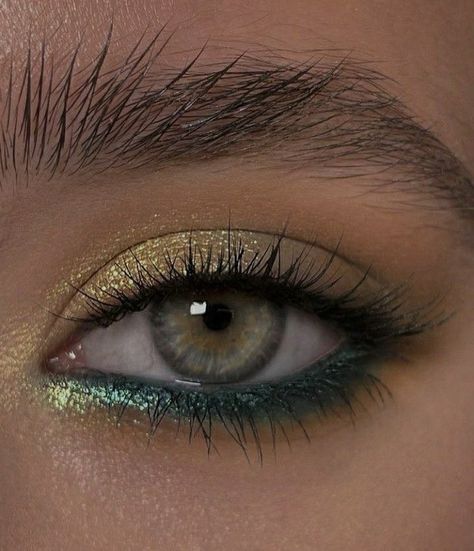 Eye Makeup Inspiration, Nails September, Yellow Eye Makeup, Gold Makeup Looks, Concert Makeup, Green Smokey Eye, Yellow Makeup, Victorian Dresses, Gold Eye Makeup