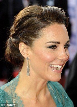 updo hairstyle with braid. Duchesse Kate, Düşes Kate, Kate Middleton Hair, Prins William, Princesa Kate Middleton, Estilo Real, Peinados Recogidos, Wedding Hair Inspiration, Elegant Updo