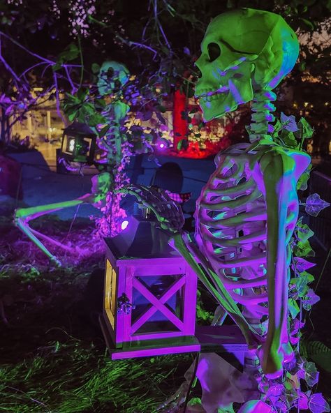 Boney Island at the Natural History Museum did not disappoint! 💀👻 My husband and I had an absolute skele-ton of fun exploring all the spooky scenes. From dancing skeletons to magic & illusions around every corner, this event was the perfect mix of spooky and entertaining. 🎃🖤 Can't wait to make this a Halloween tradition! Are you planning to visit this year? #BoneyIsland #NHMLA #halloweenevent #halloween #spookyseason #losangeles @boneyisland @nhmla Halloween New Orleans, Nola Halloween, Magic Illusions, Halloween Traditions, Dancing Skeletons, Natural History Museum, Halloween News, Halloween Event, History Museum