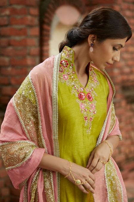 Buy Green Raw Silk Embroidered Floral V Neck Anarkali Set For Women by Vashisht Guru Dutt Online at Aza Fashions. Guru Dutt, V Neck Anarkali, Tissue Dupatta, Zardozi Work, Anarkali Dress Pattern, Pajama Pattern, Zari Embroidery, Designer Kurti Patterns, Kurti Patterns