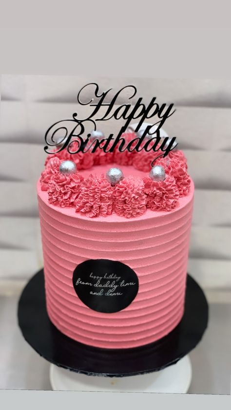 Butter Cream Cakes For Ladies, Birthday Cake Ideas For Adults Women Simple, 6 Inch Cake Design Birthday, Cake Designs For Ladies, Cake For Women Birthday, Simple Cake Designs Birthday Women, Simple Buttercream Cake Designs, Simple Birthday Cakes For Women, Cake Samples