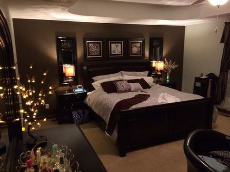 Brown cozy dark bedroom Romantic Bedroom Design, Bedroom Brown, Black Bedroom Design, Elegant Bedroom Decor, Decorating Bedroom, Decor Ikea, Brown Bedroom, Casa Vintage, Brown Furniture