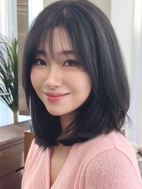 Korean fall hair color: dark gray long bob Round Face With Bangs Shoulder Length, Short Layered Haircuts For Oval Faces, Short Hair Haircuts Korean, Soft Bangs For Round Face, Long Bob Asian Hair Round Faces, Short Oval Layered Haircut, Short Hair With Oval Face, Short Hair Asian Women Round Face, Bangs With Medium Hair Oval Face