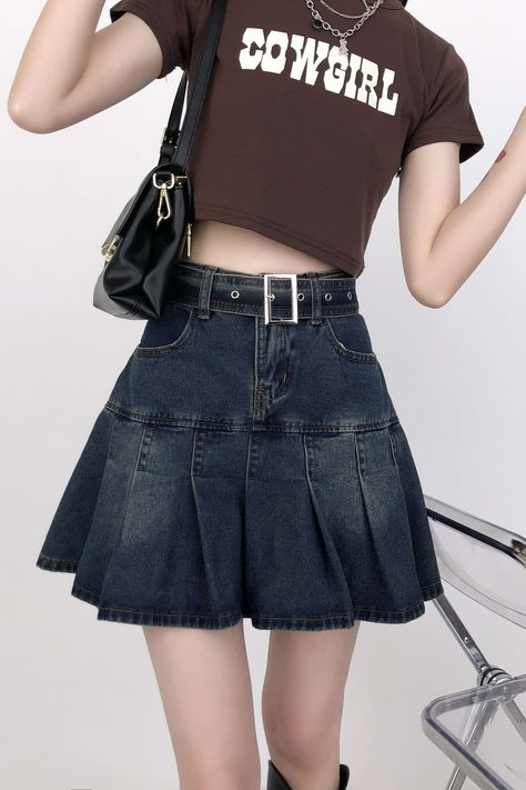 Denim Skirt With Belt, Denim Pleated Skirt, Street Jeans, Nature Dress, Stylish Skirts, Cute Pants, Weekend Wardrobe, Urban Wear, Jeans Rock