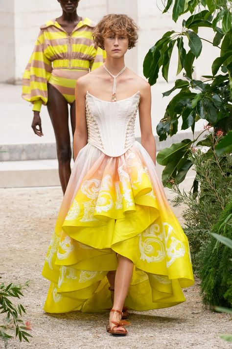 23 Runway, Spring 2023 Ready To Wear, 2023 Ready To Wear, Moda Paris, Spring 2023, Vogue Fashion, Fashion Show Collection, High End Fashion, Fashion Week Spring